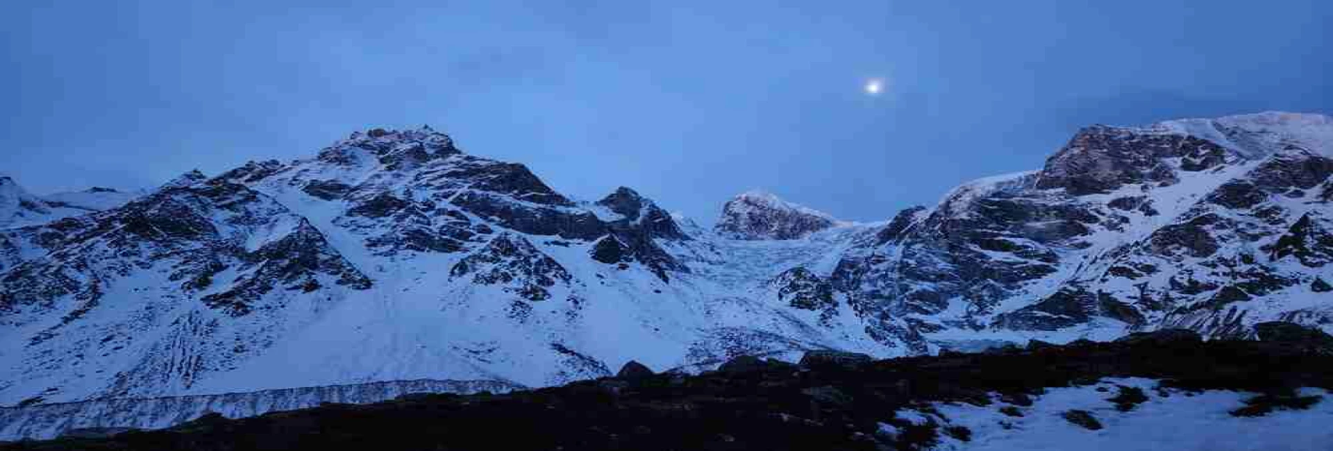 Crossing Larke Pass: A Guide's Honest Story from the Manaslu Circuit Trek