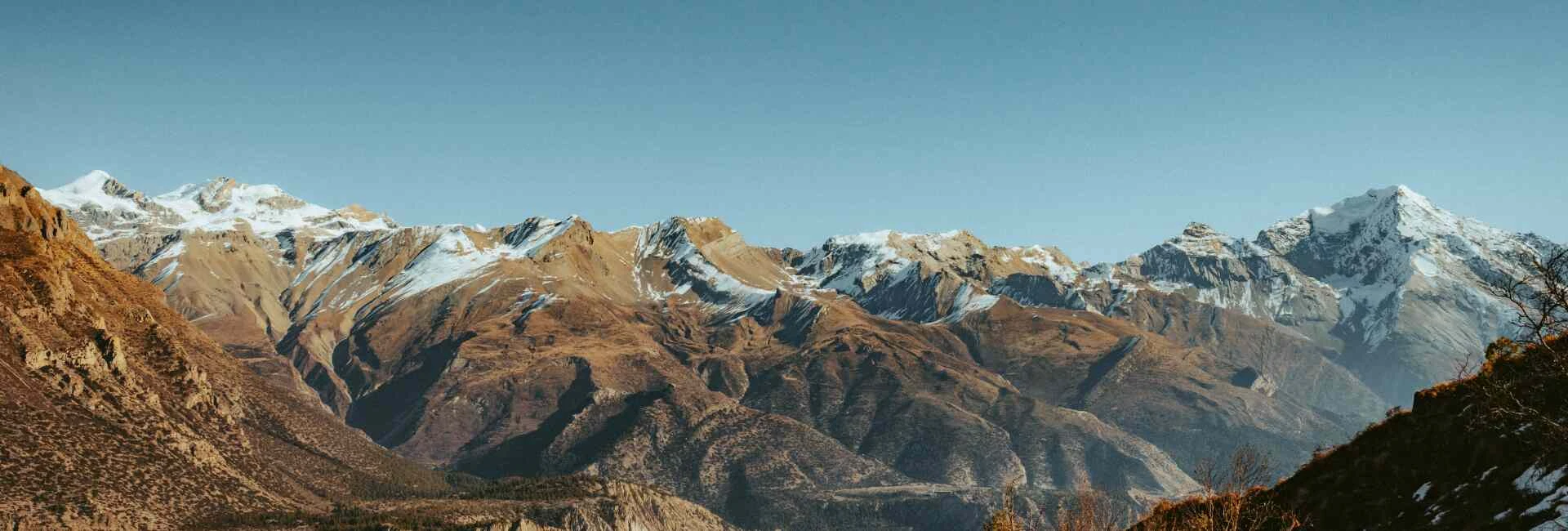 Walking the Annapurna Circuit: A Descriptive Waypoint Guide to Nepal's Classic Trek